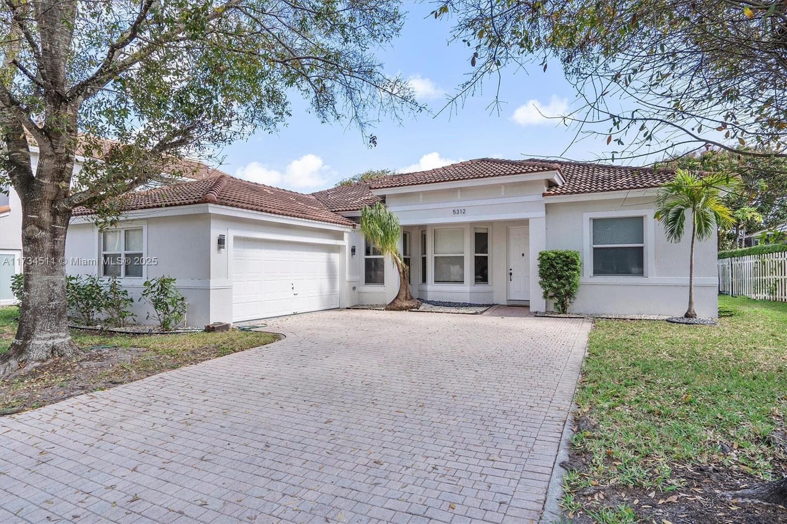 5312 SW 34th Way photo 2