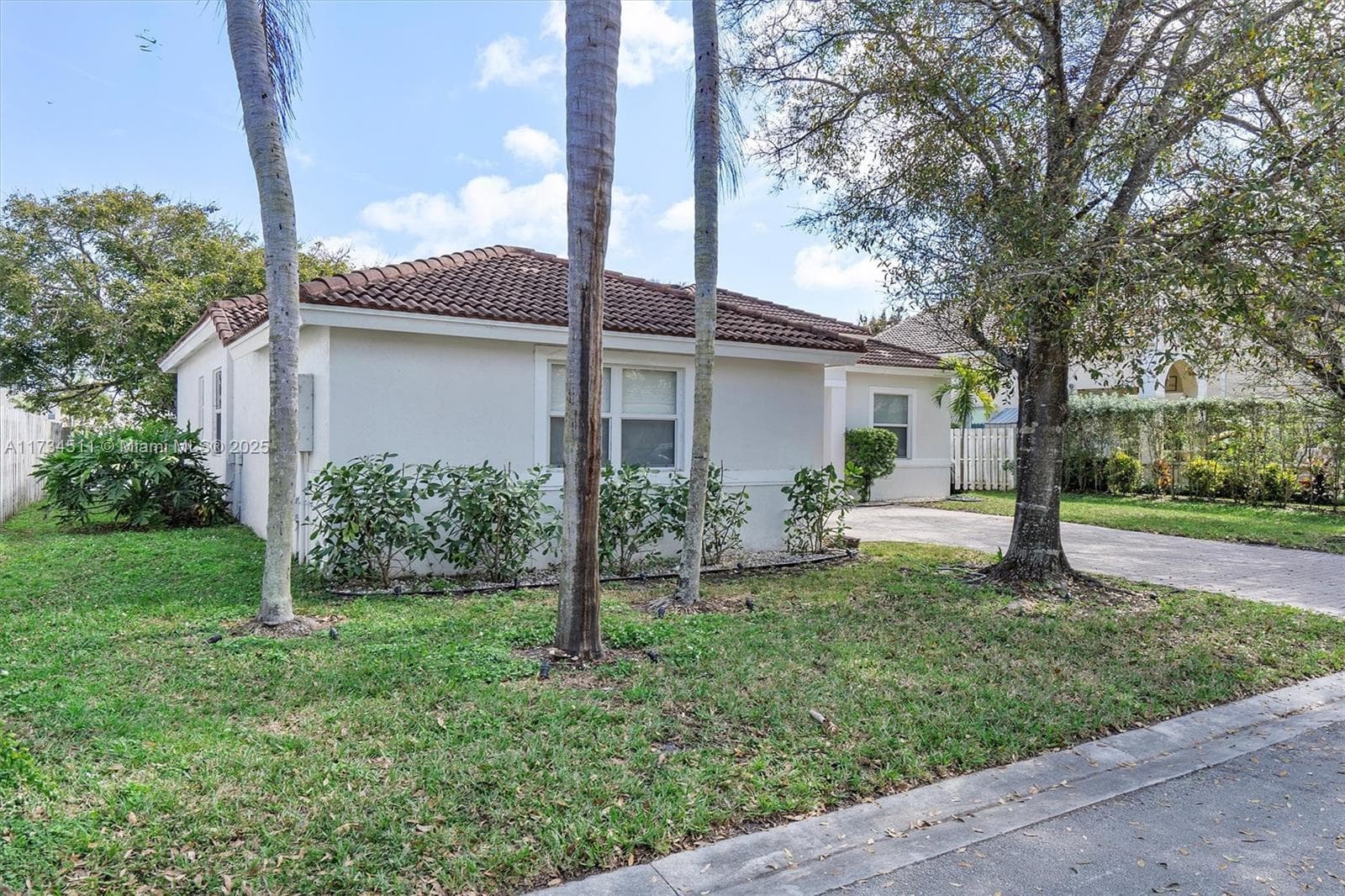 5312 SW 34th Way photo 3