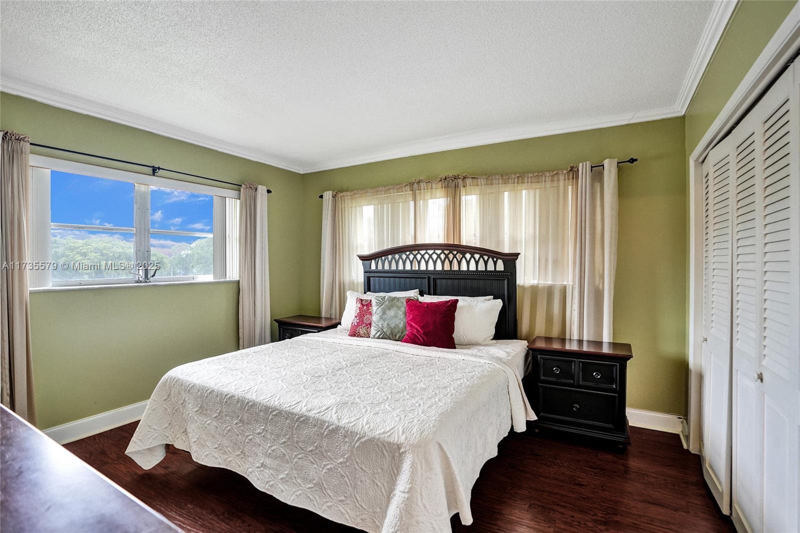 Hillcrest · #302 in Hollywood - Photo 9