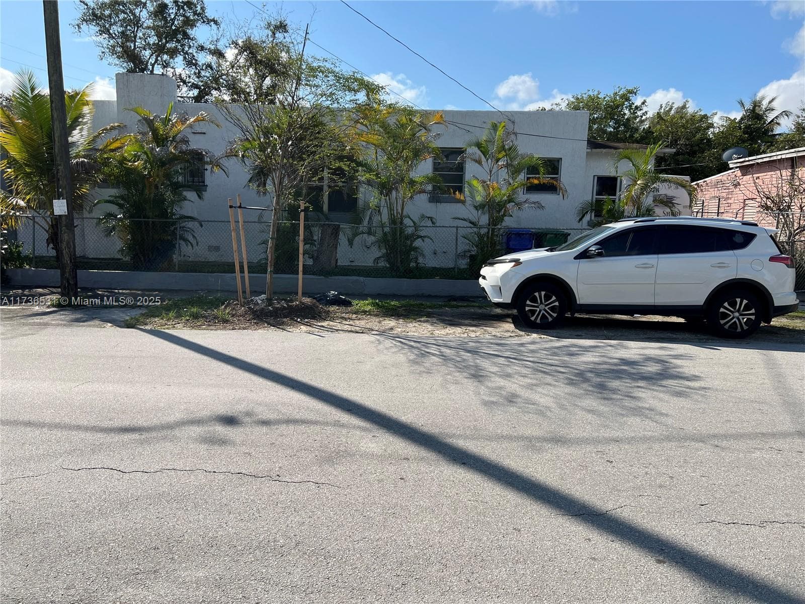 6730 NE MIAMI PL photo 3