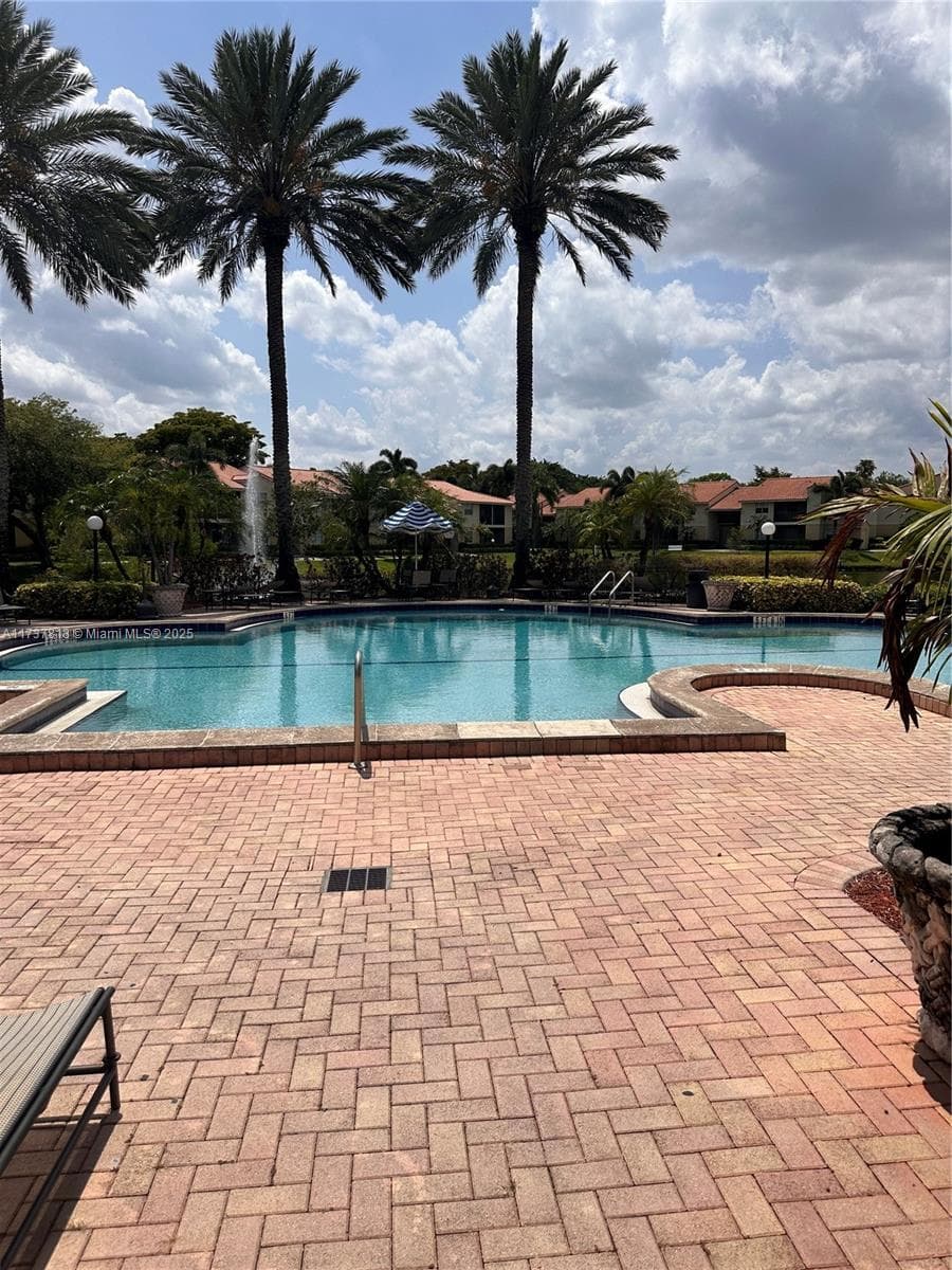 Royal :onciana · #1209 in Pompano Beach - Photo 12