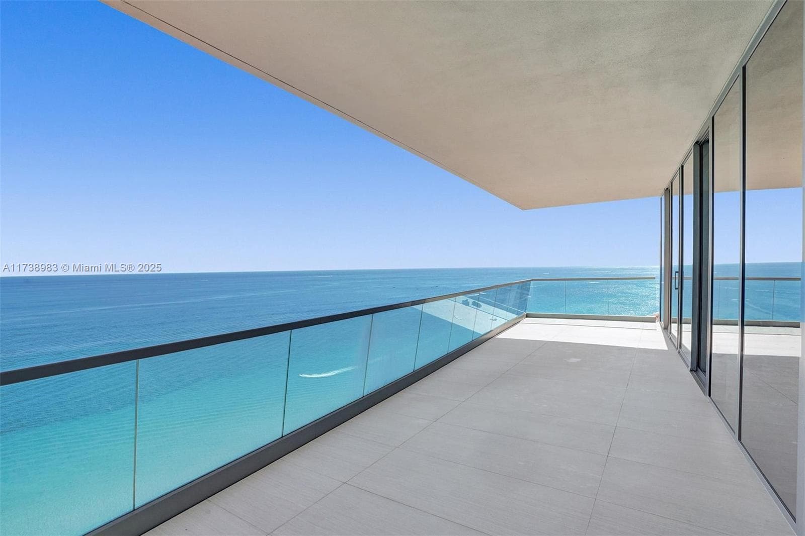 Turnberry Ocean Club · #2704 in Sunny Isles Beach - Photo 2