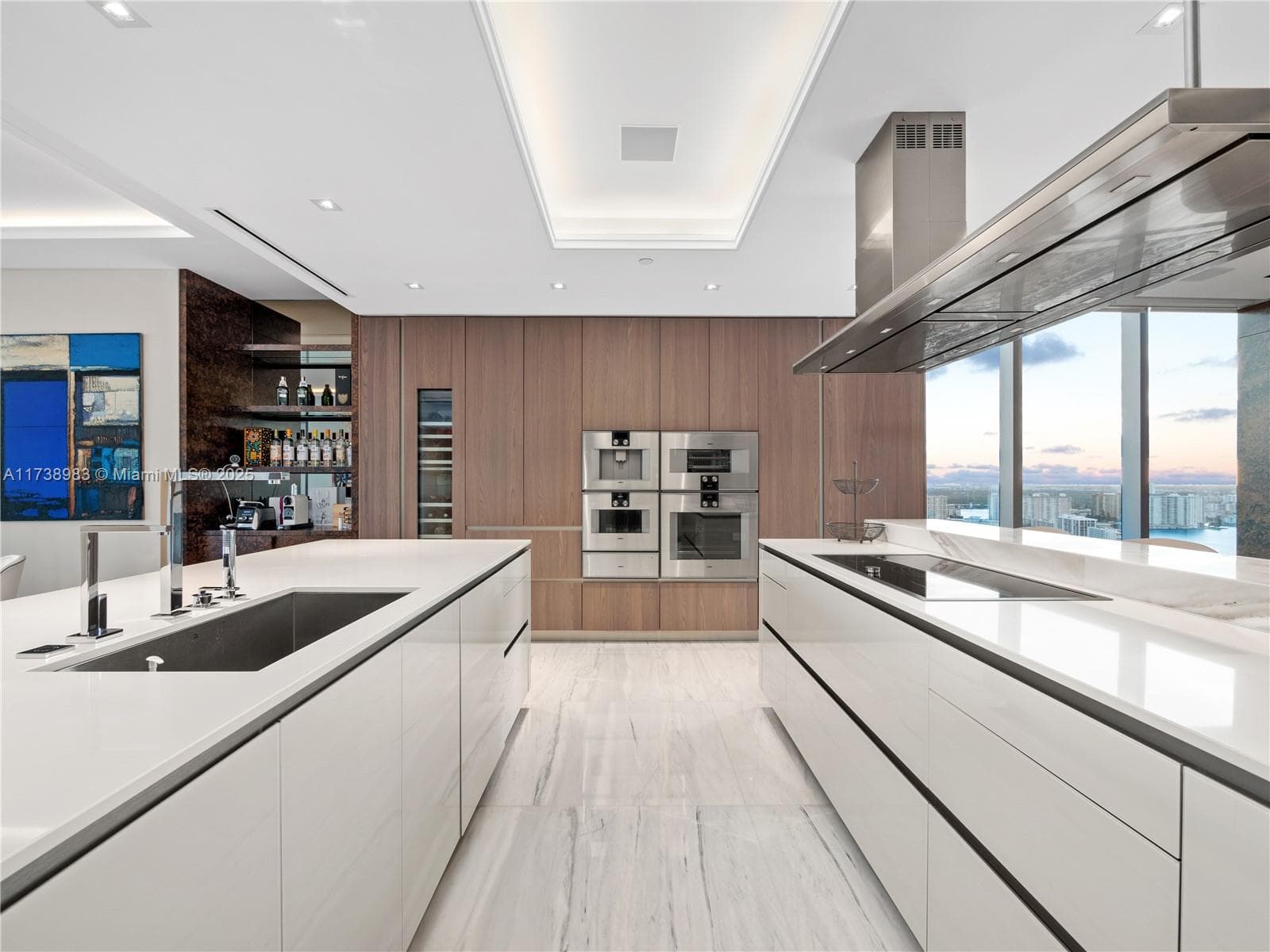 Turnberry Ocean Club · #2704 in Sunny Isles Beach - Photo 6