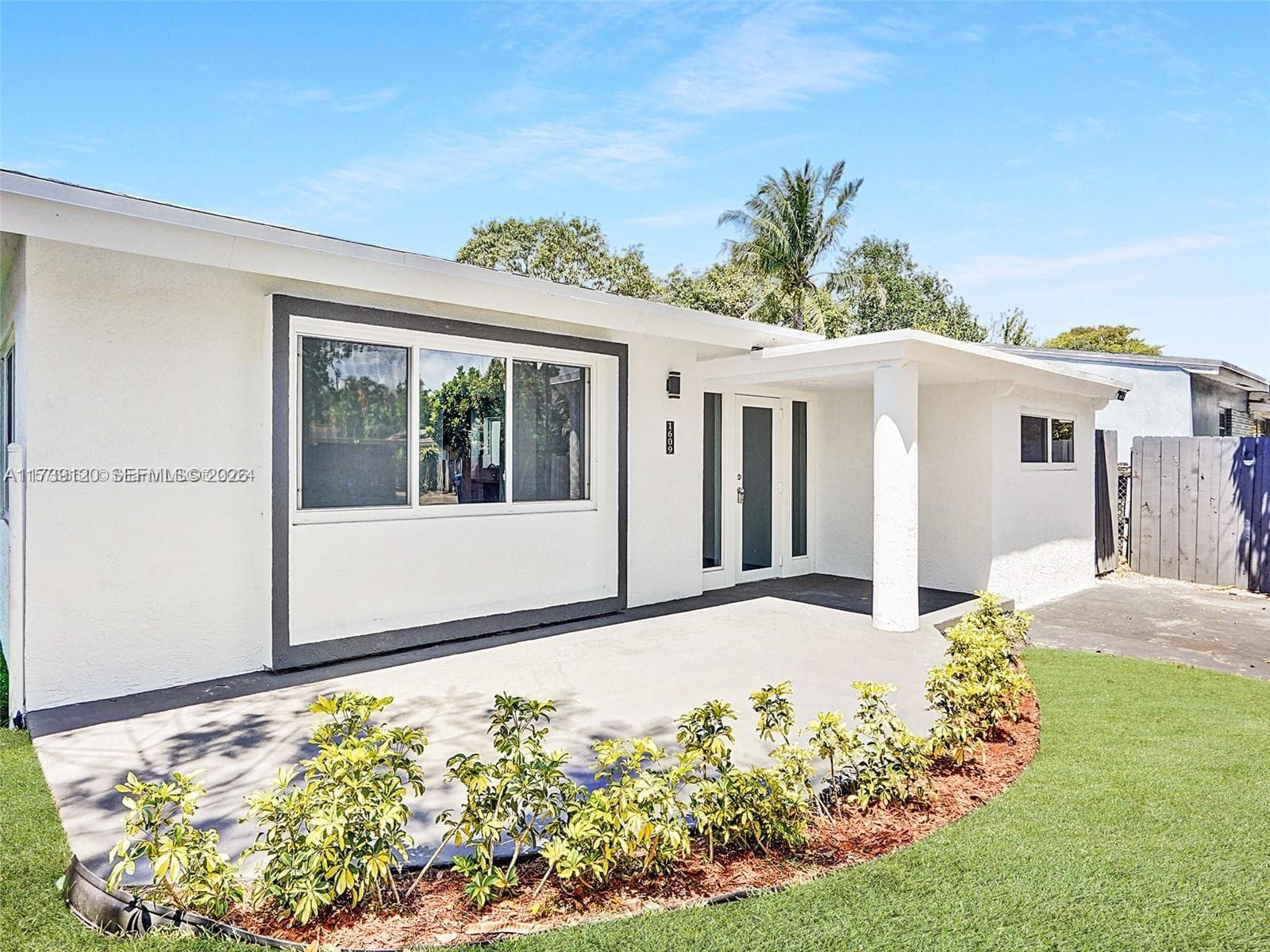 1609 NW 7th Ter photo 6