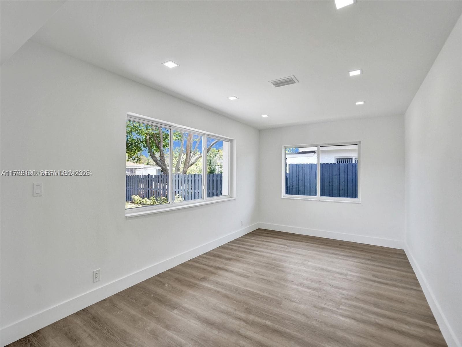 1609 NW 7th Ter photo 22