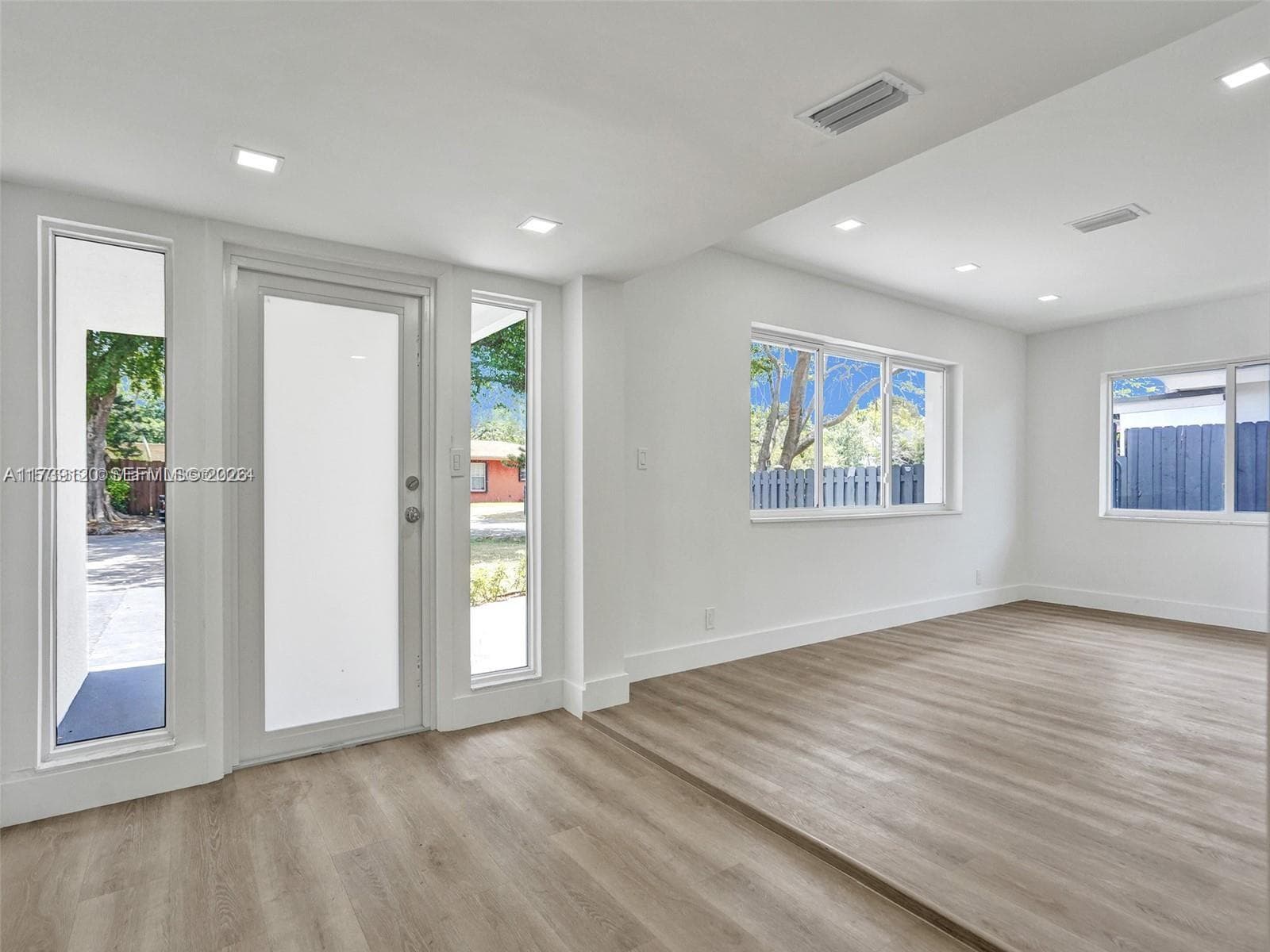 1609 NW 7th Ter photo 7