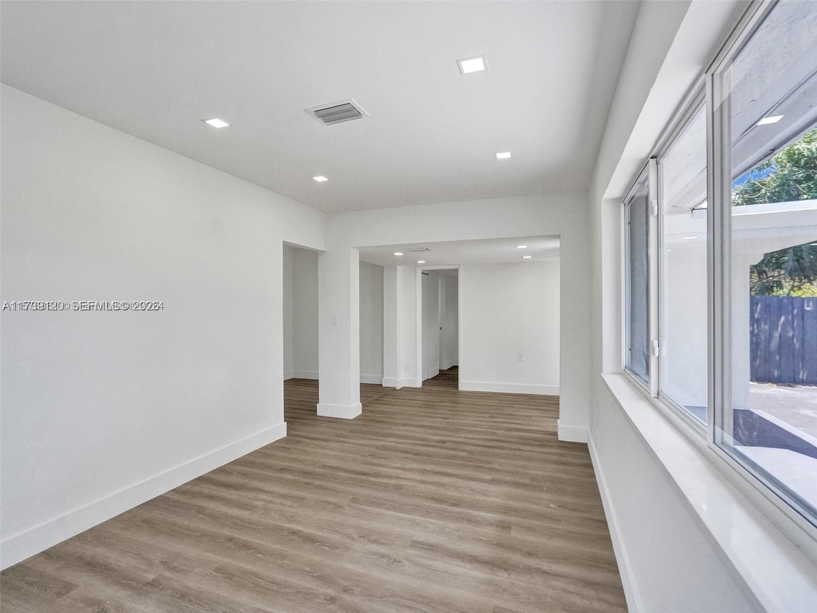 1609 NW 7th Ter photo 9