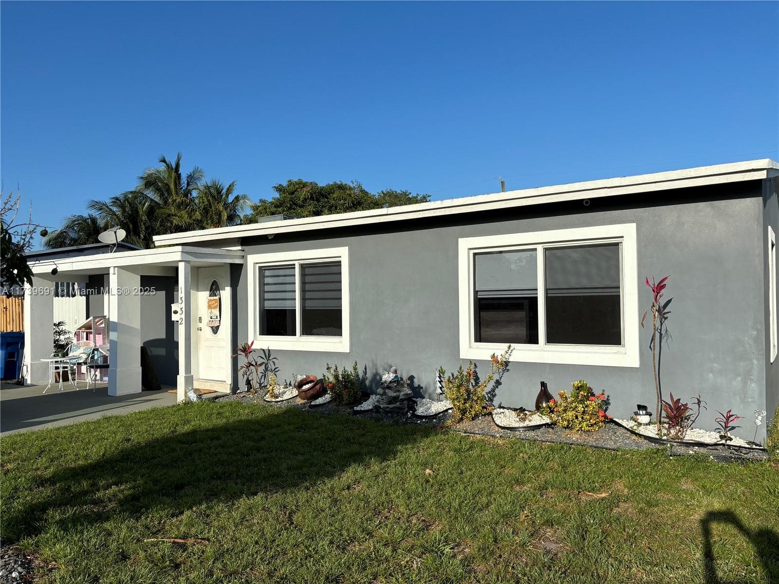 1332 SW 22nd Ave photo 3