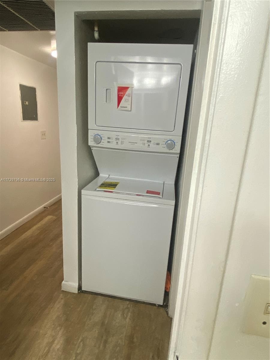 stack washer/dryer