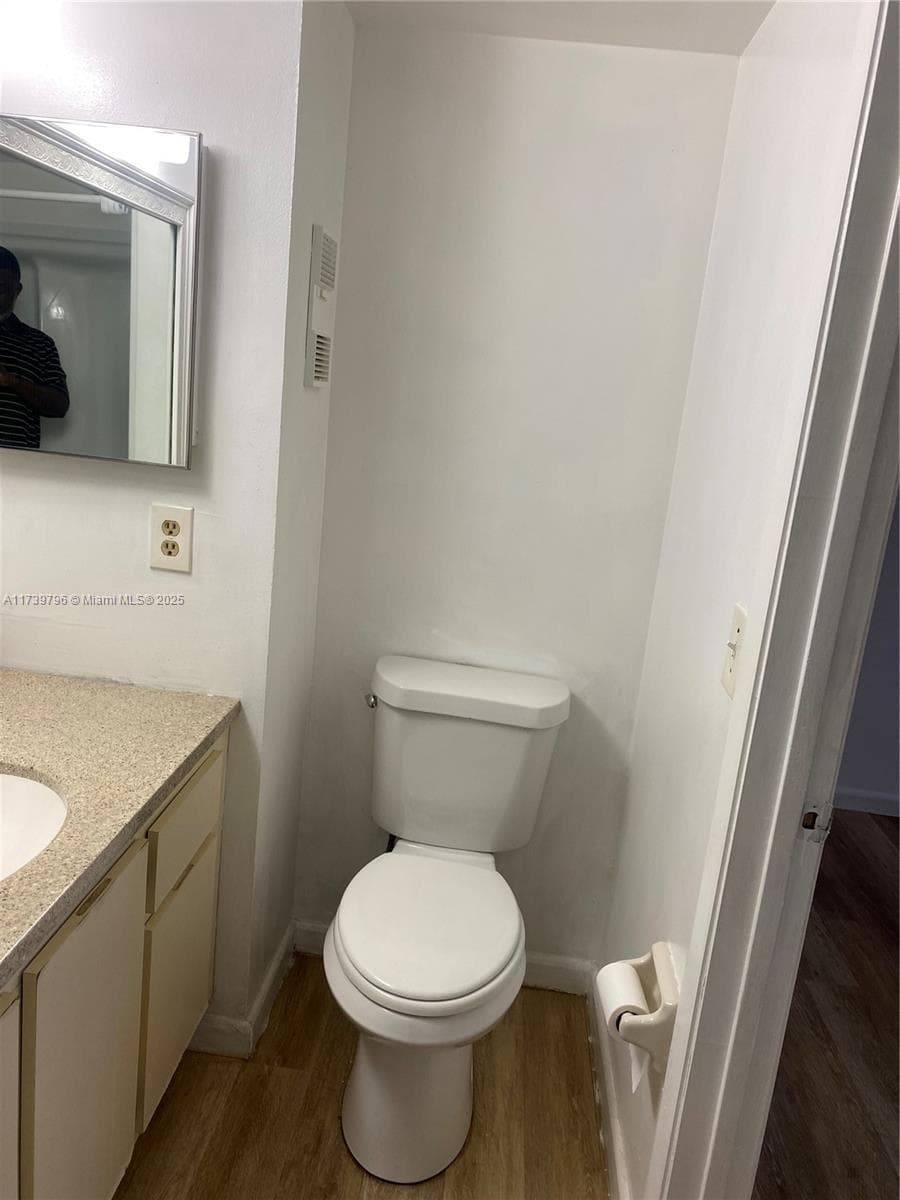 master bedroom bath area