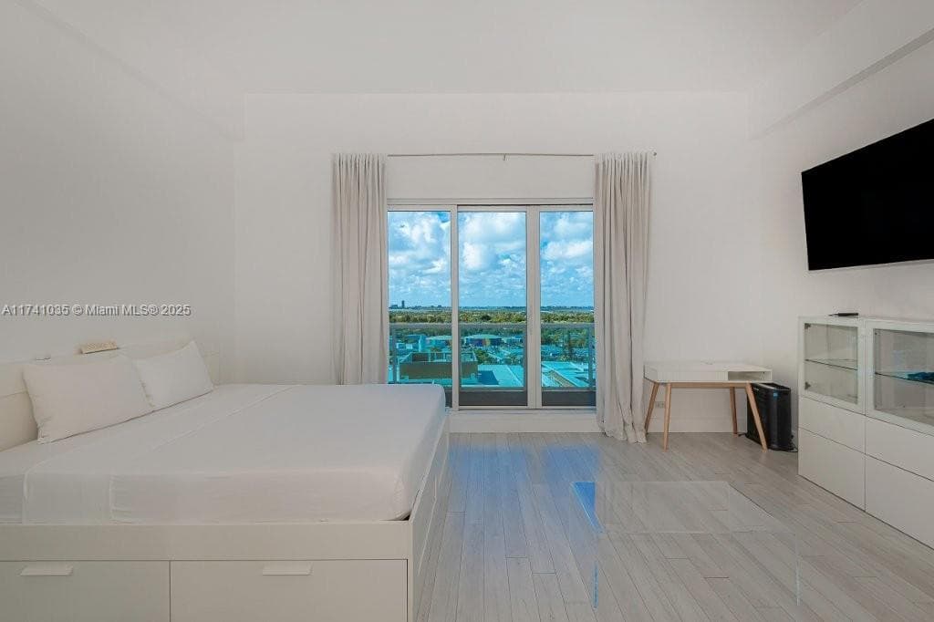 Roney Palace · #1629 in Miami Beach - Photo 3