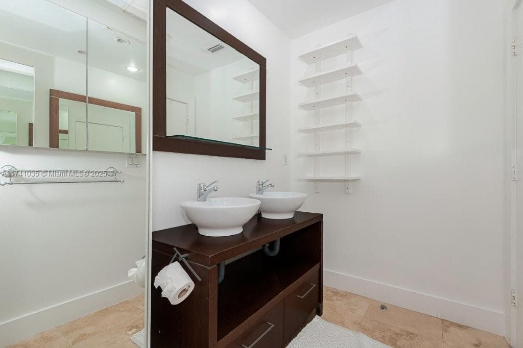 Roney Palace · #1629 in Miami Beach - Photo 9