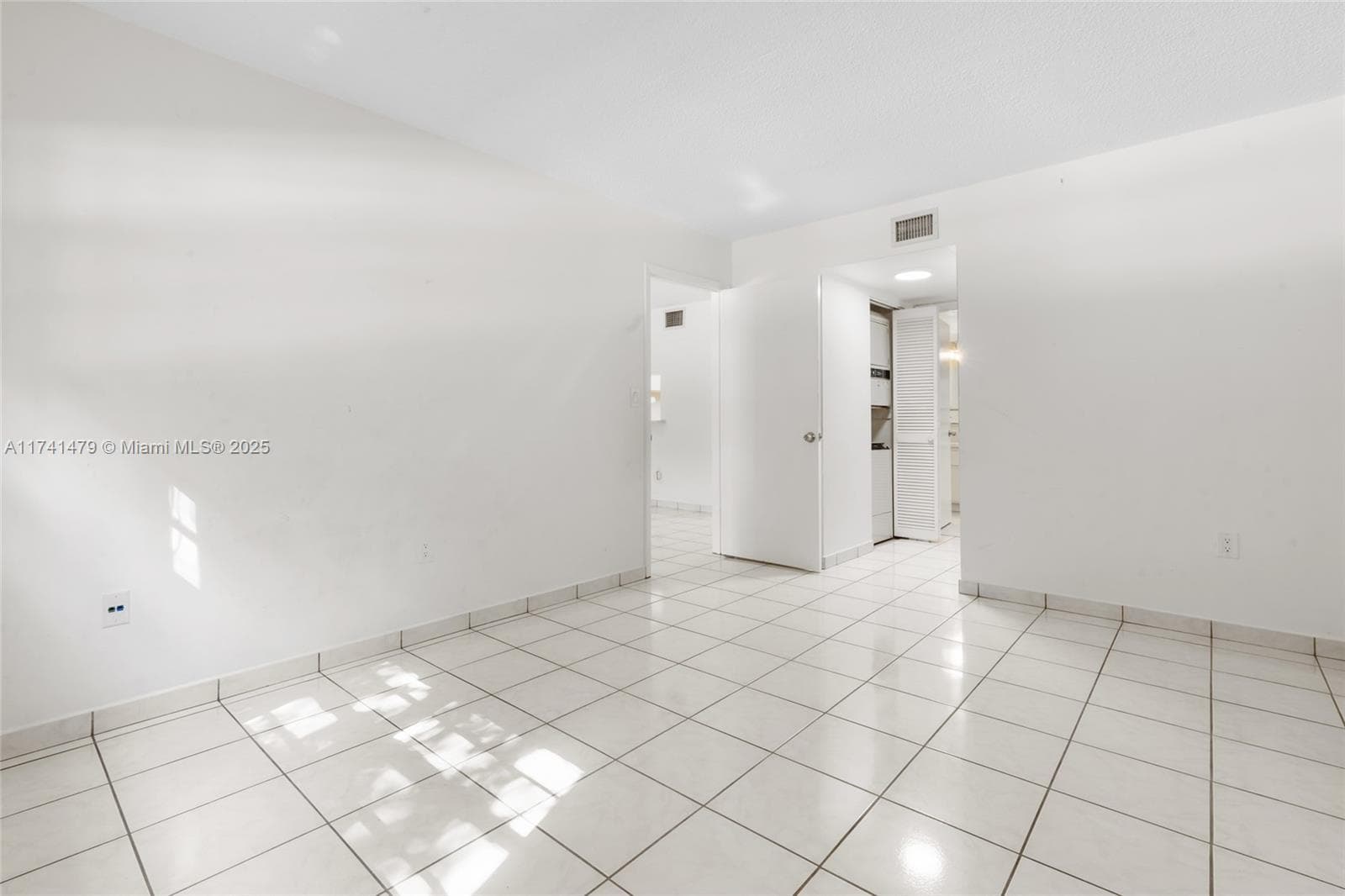 WESTCHESTER POINT · #223 in Miami - Photo 35