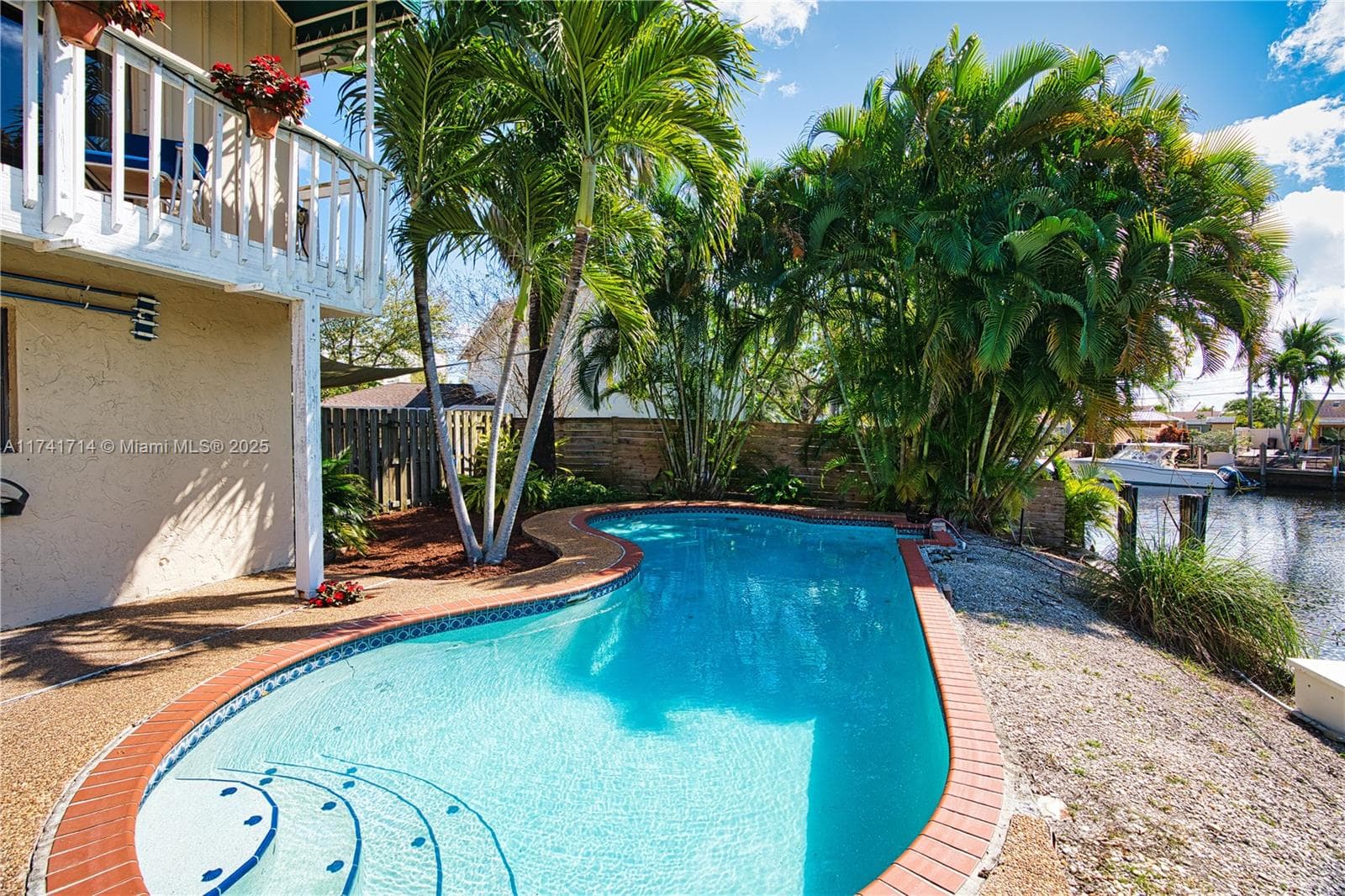 1613 SW 17th Ave photo 6