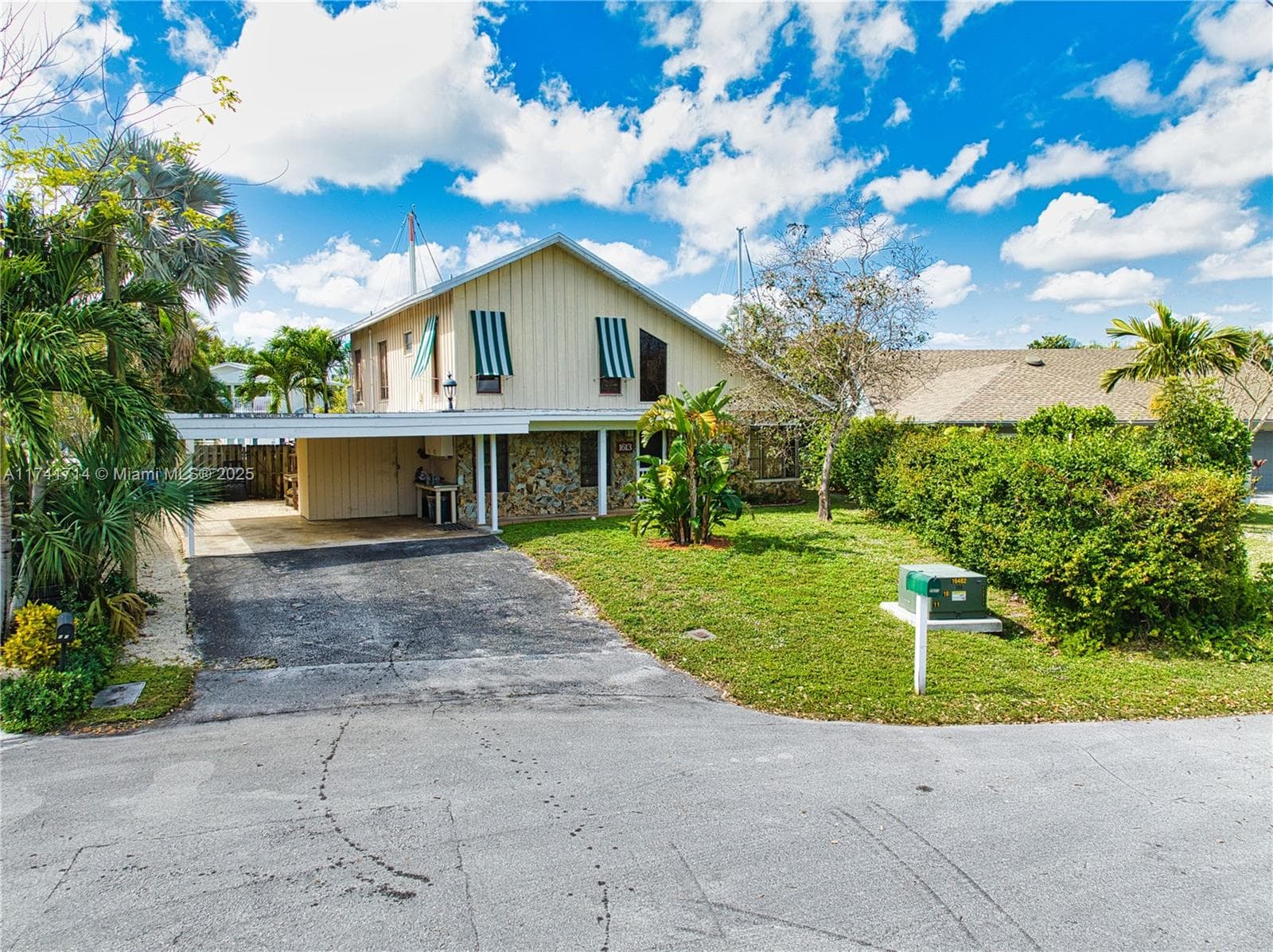 1613 SW 17th Ave photo 4