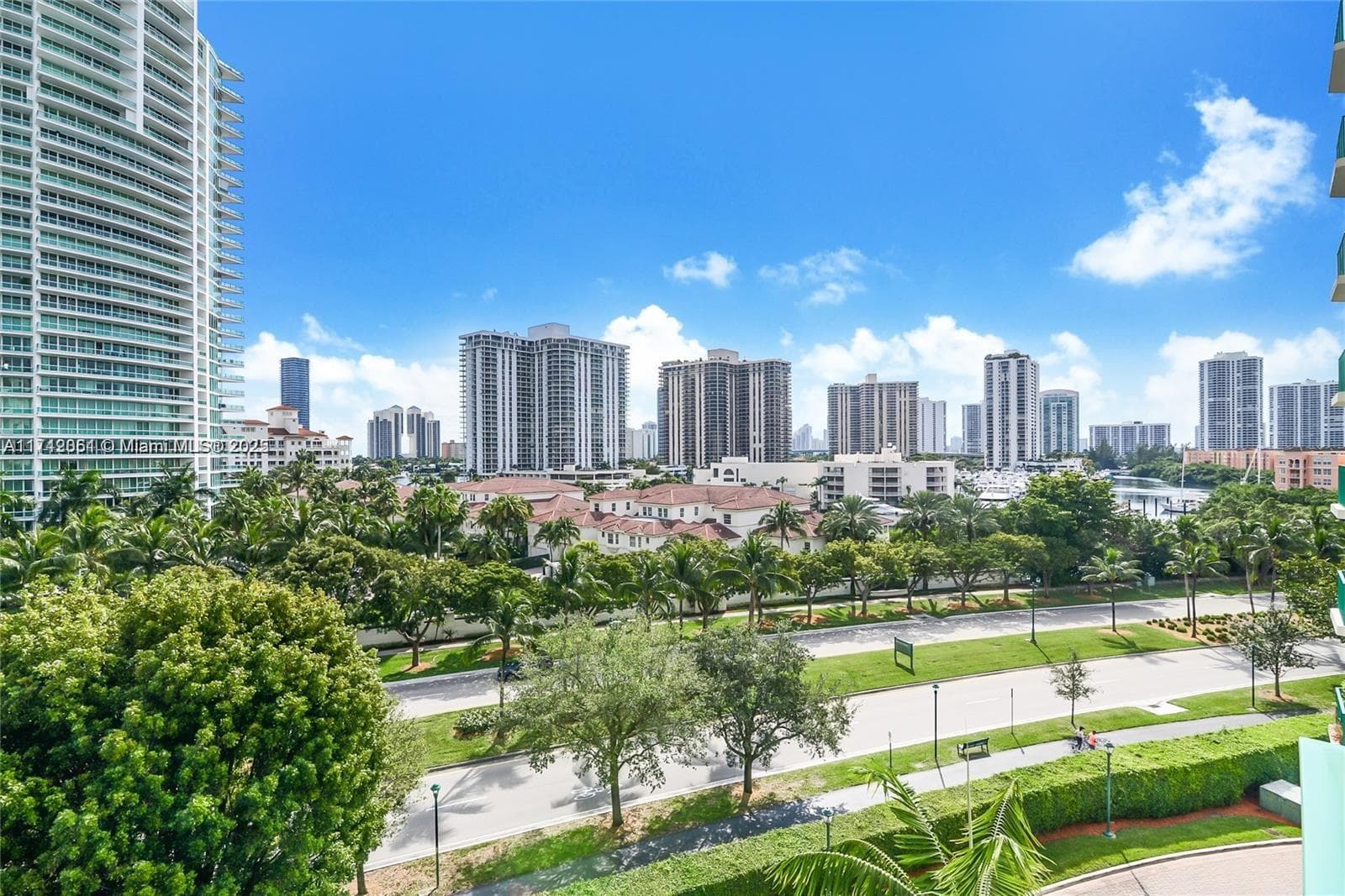 TURNBERRY VILLAGE · #620 in Aventura - Photo 14