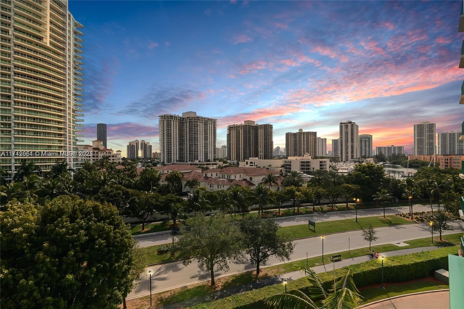 TURNBERRY VILLAGE · #620 in Aventura - Photo 15