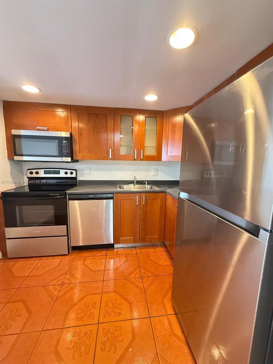 SAILBOAT CAY CONDO · #1114 in North Miami - Photo 1