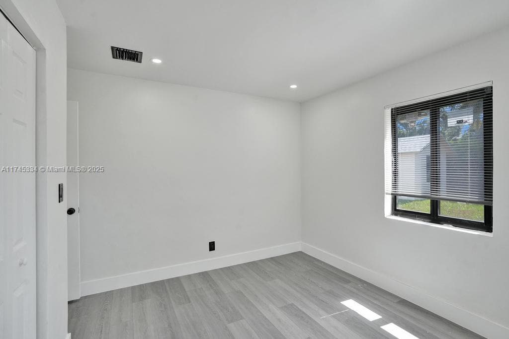 1628 NE 7th Ave photo 25