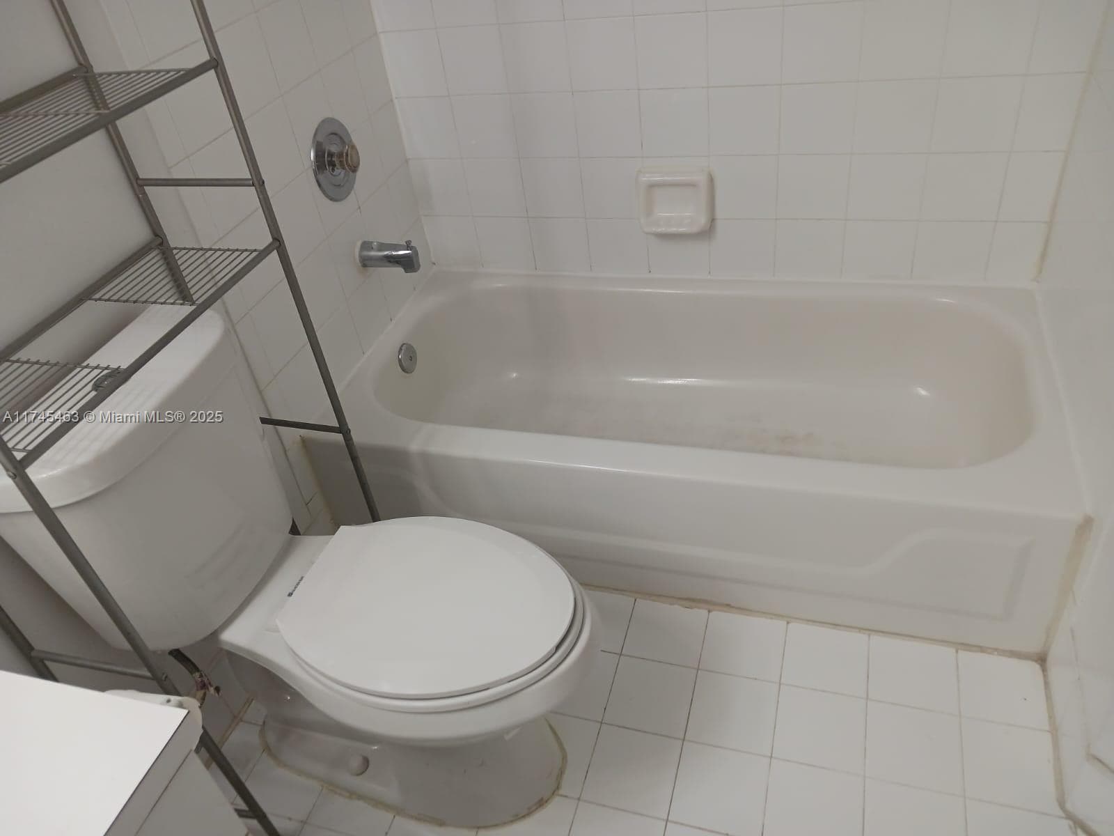 PINEHURST CLUB CONDO · #6-306 in Hollywood - Photo 18
