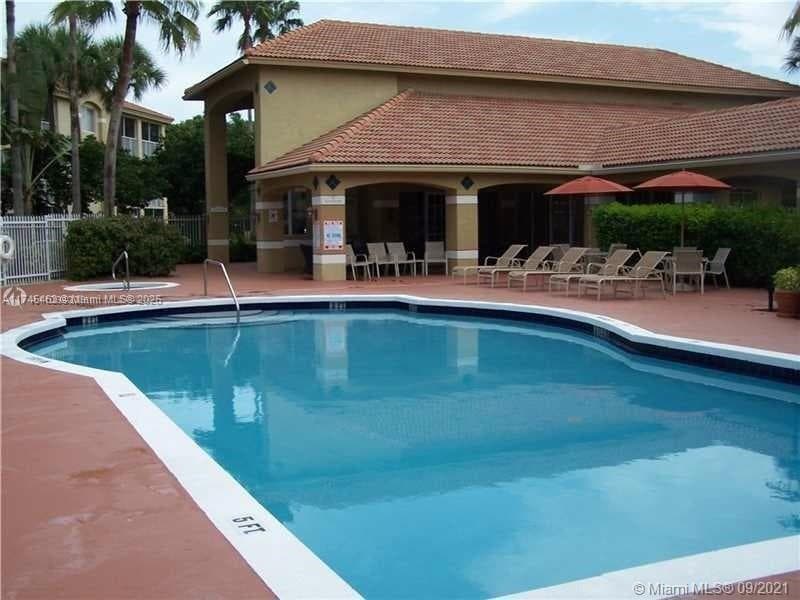 PINEHURST CLUB CONDO · #6-306 in Hollywood - Photo 11