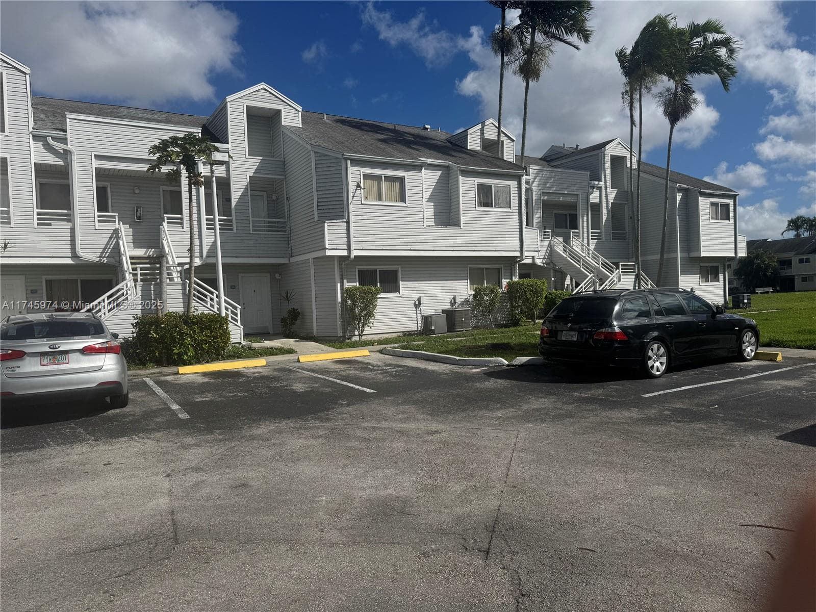 Summer Lake · #106 in Oakland Park - Photo 3