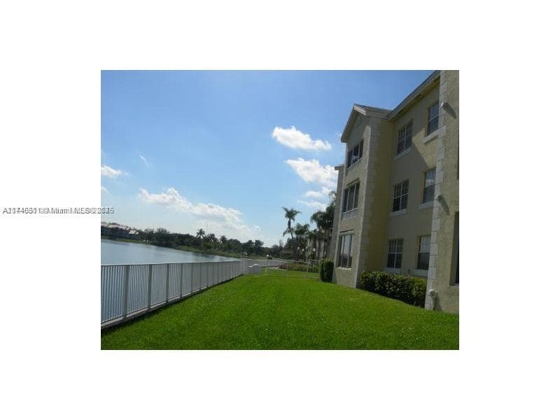 LAKEVIEW · #109 in Oakland Park - Photo 3