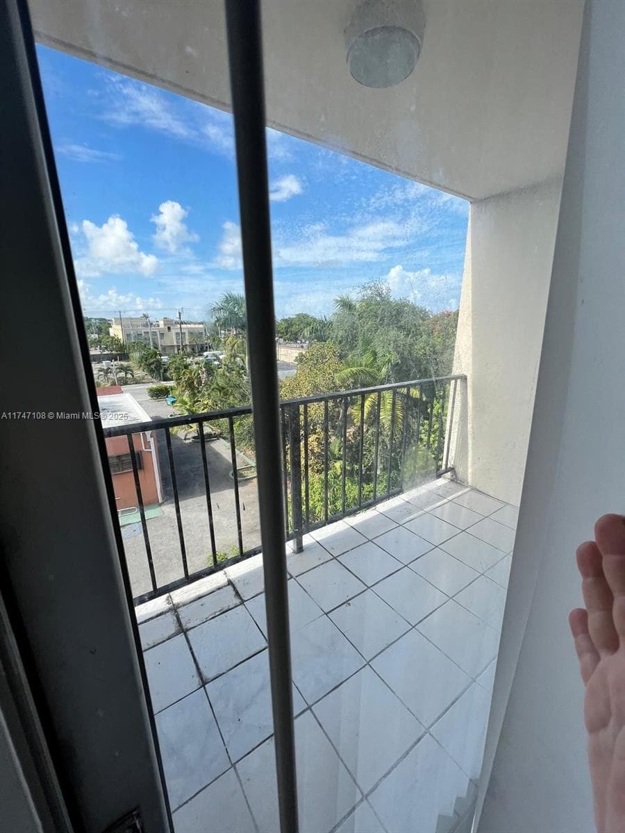The Leeward Condo · #412-B in North Miami - Photo 6