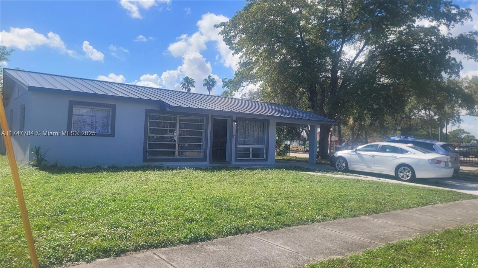 3290 NW 13th St photo 3