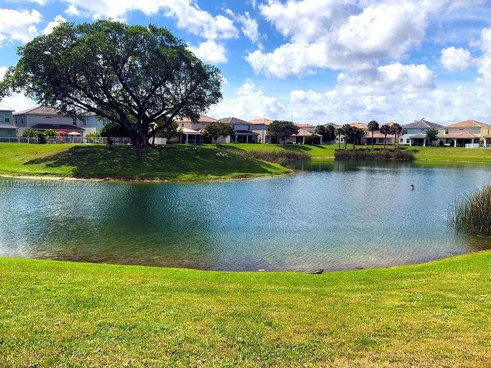 Acres of lush walking/bike trails throughout