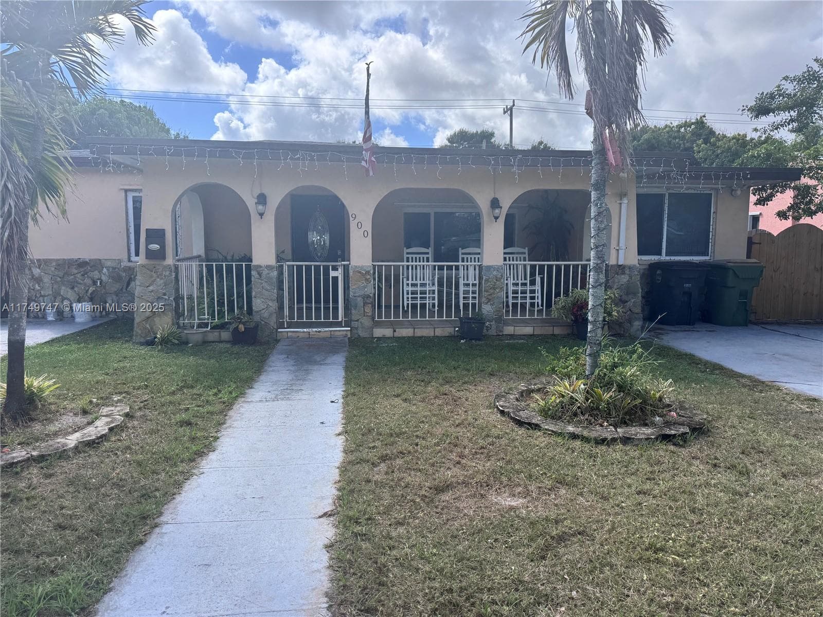 900 NW 127th St photo 1