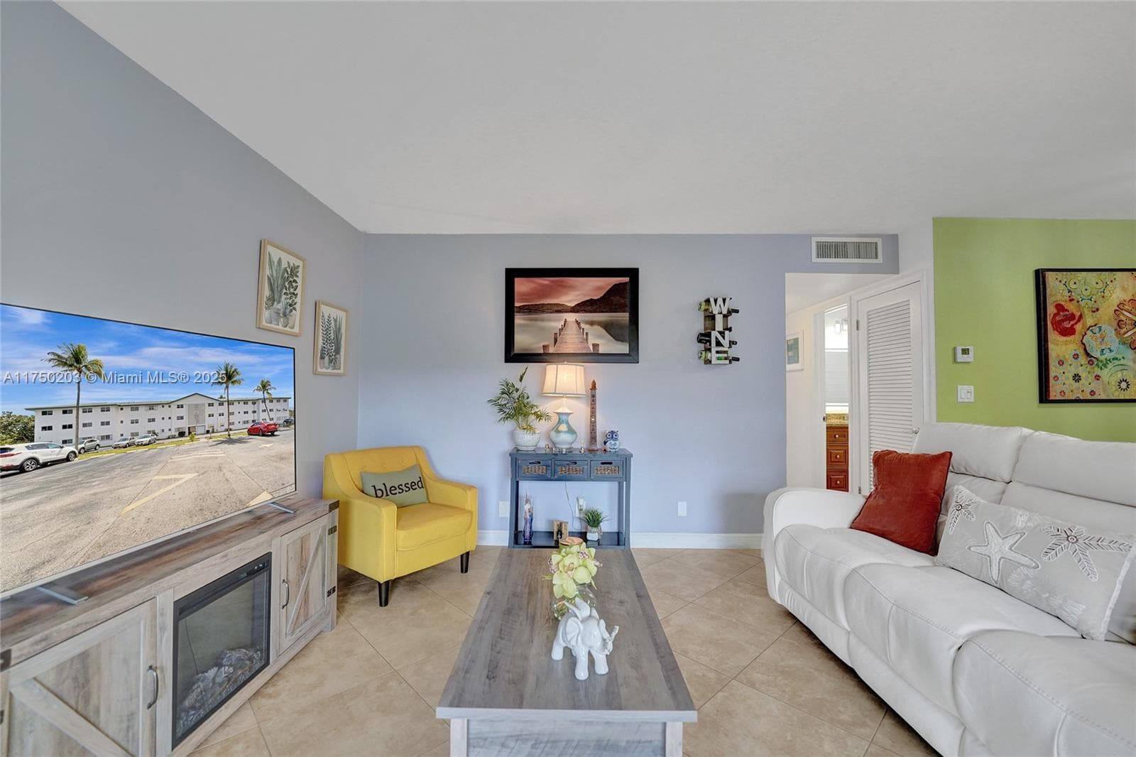 BEVERLY HILLS CONDO · #I203 in Hollywood - Photo 7