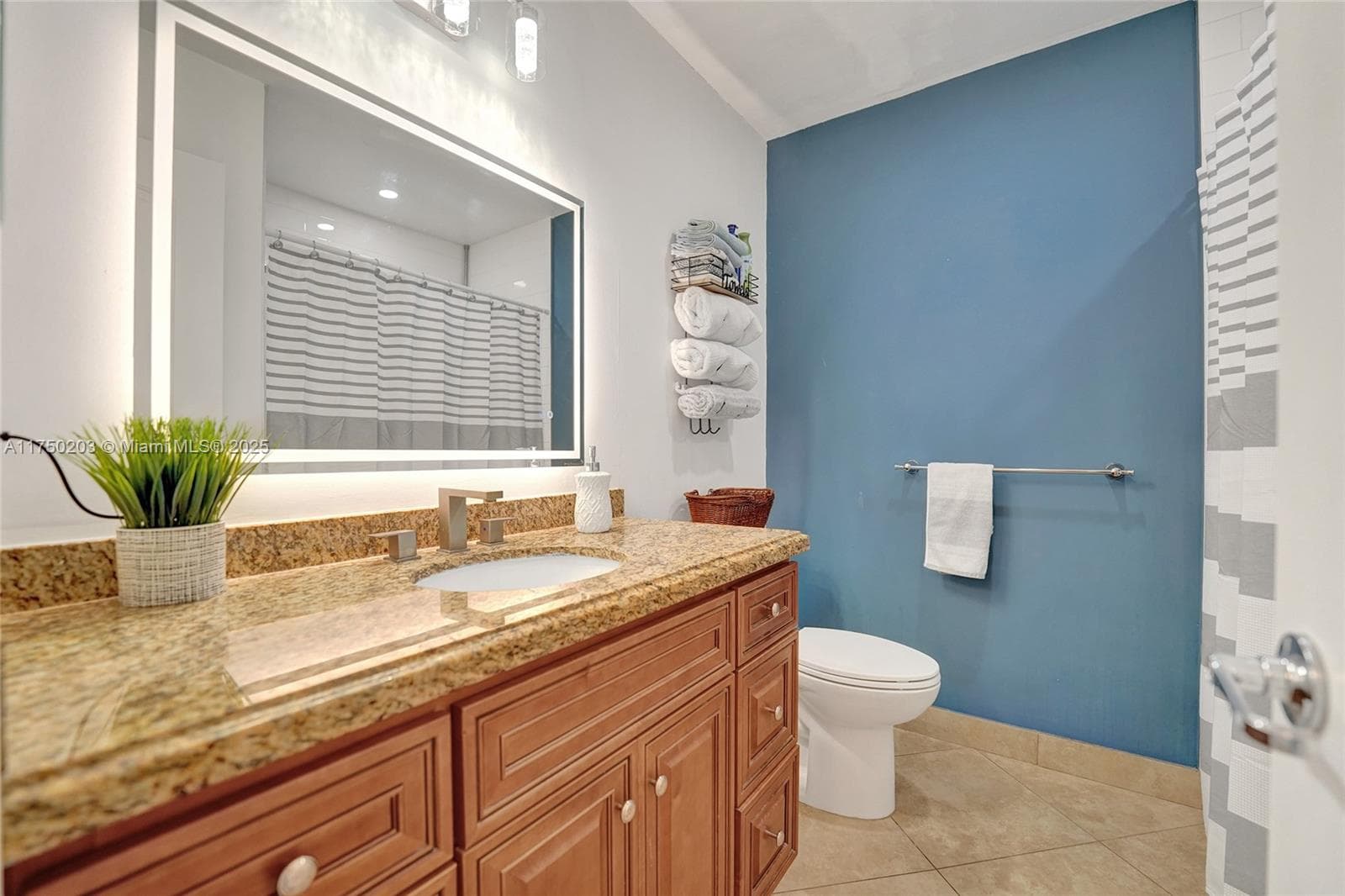 BEVERLY HILLS CONDO · #I203 in Hollywood - Photo 36