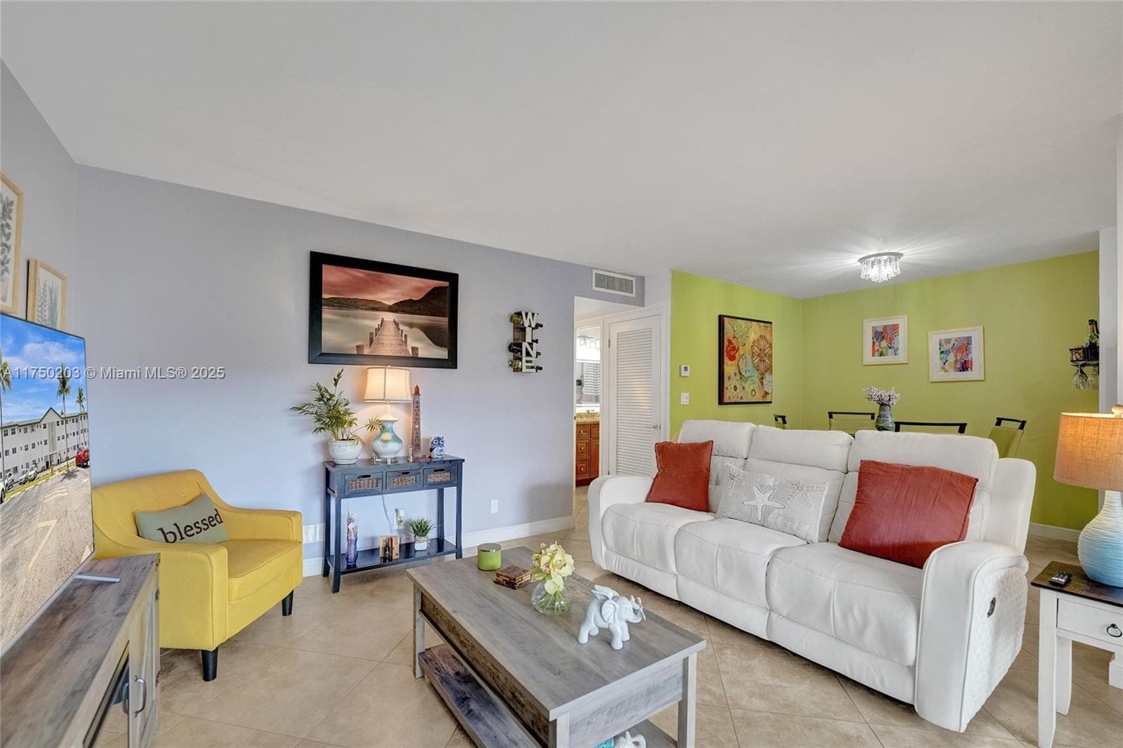 BEVERLY HILLS CONDO · #I203 in Hollywood - Photo 9