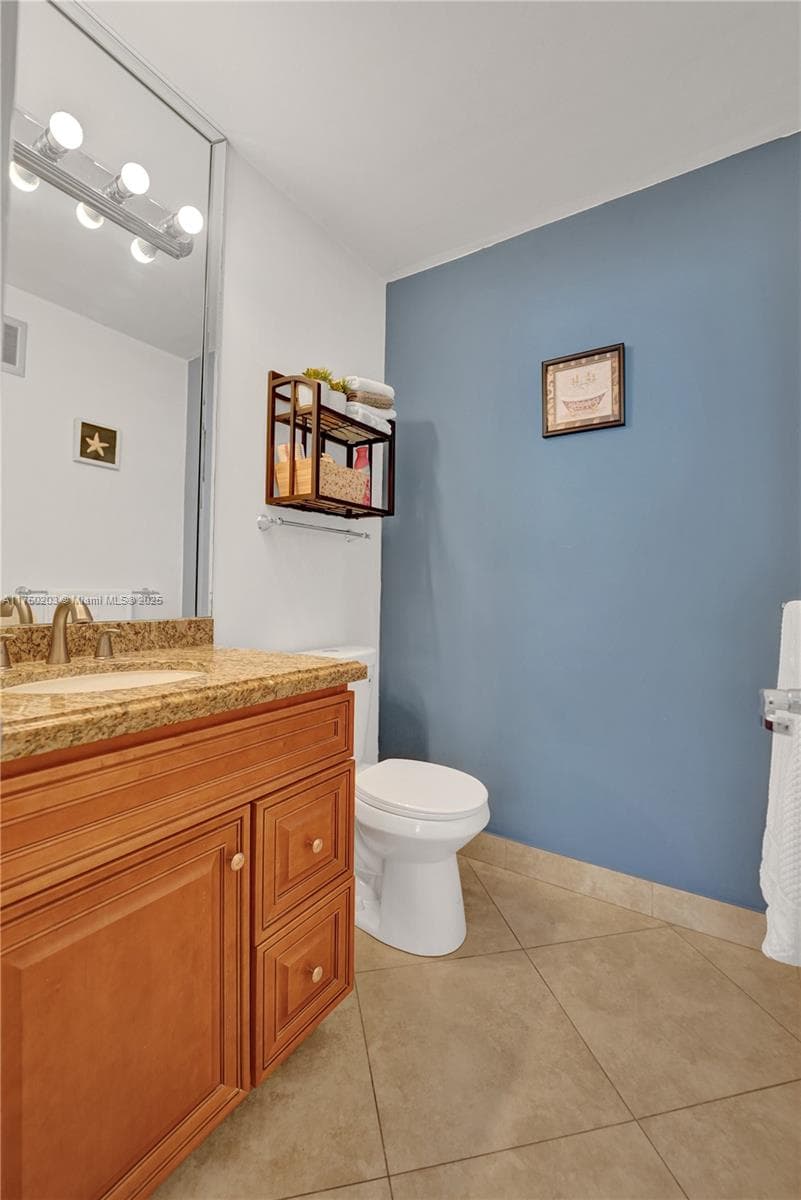 BEVERLY HILLS CONDO · #I203 in Hollywood - Photo 34