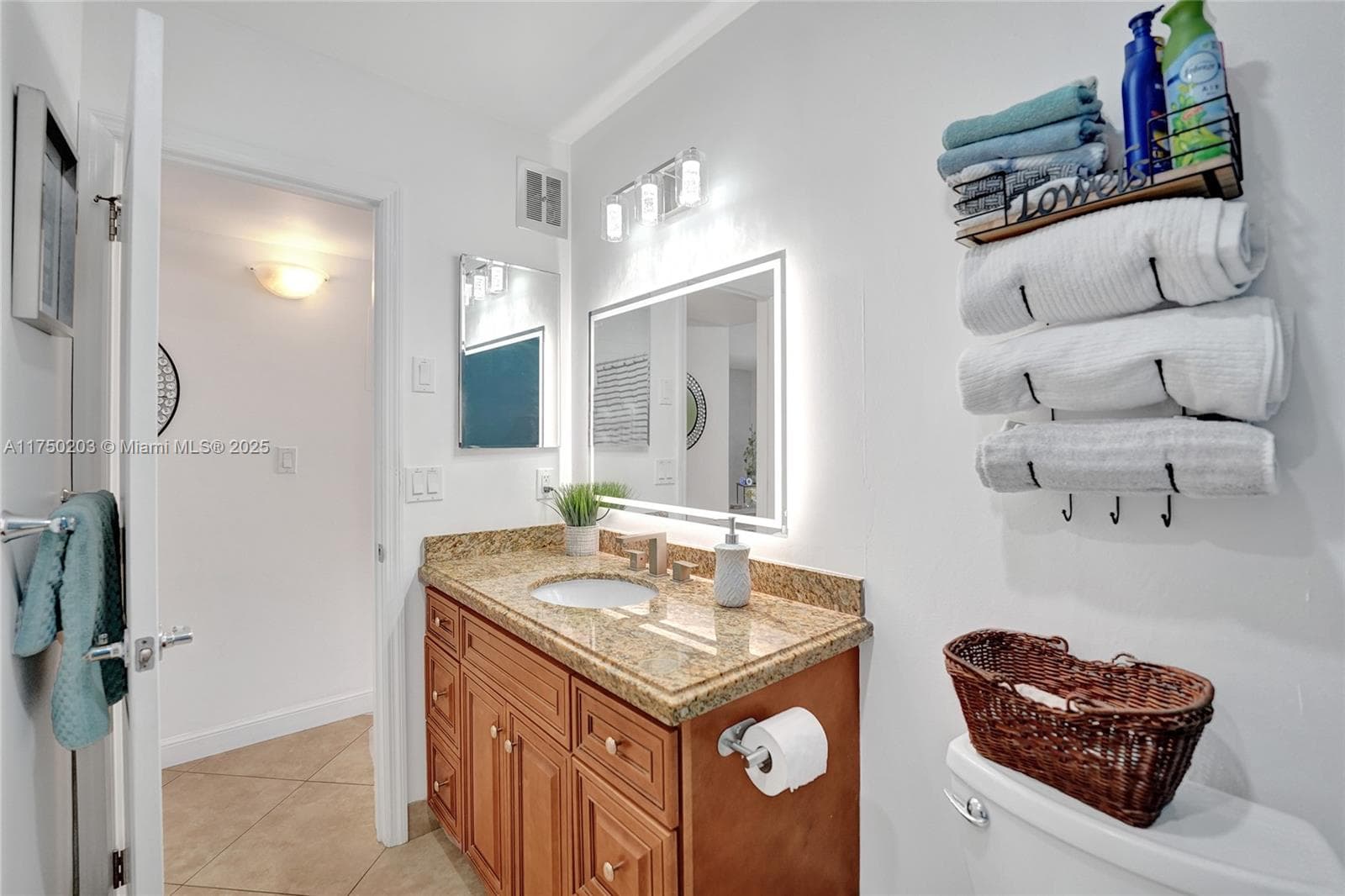 BEVERLY HILLS CONDO · #I203 in Hollywood - Photo 38