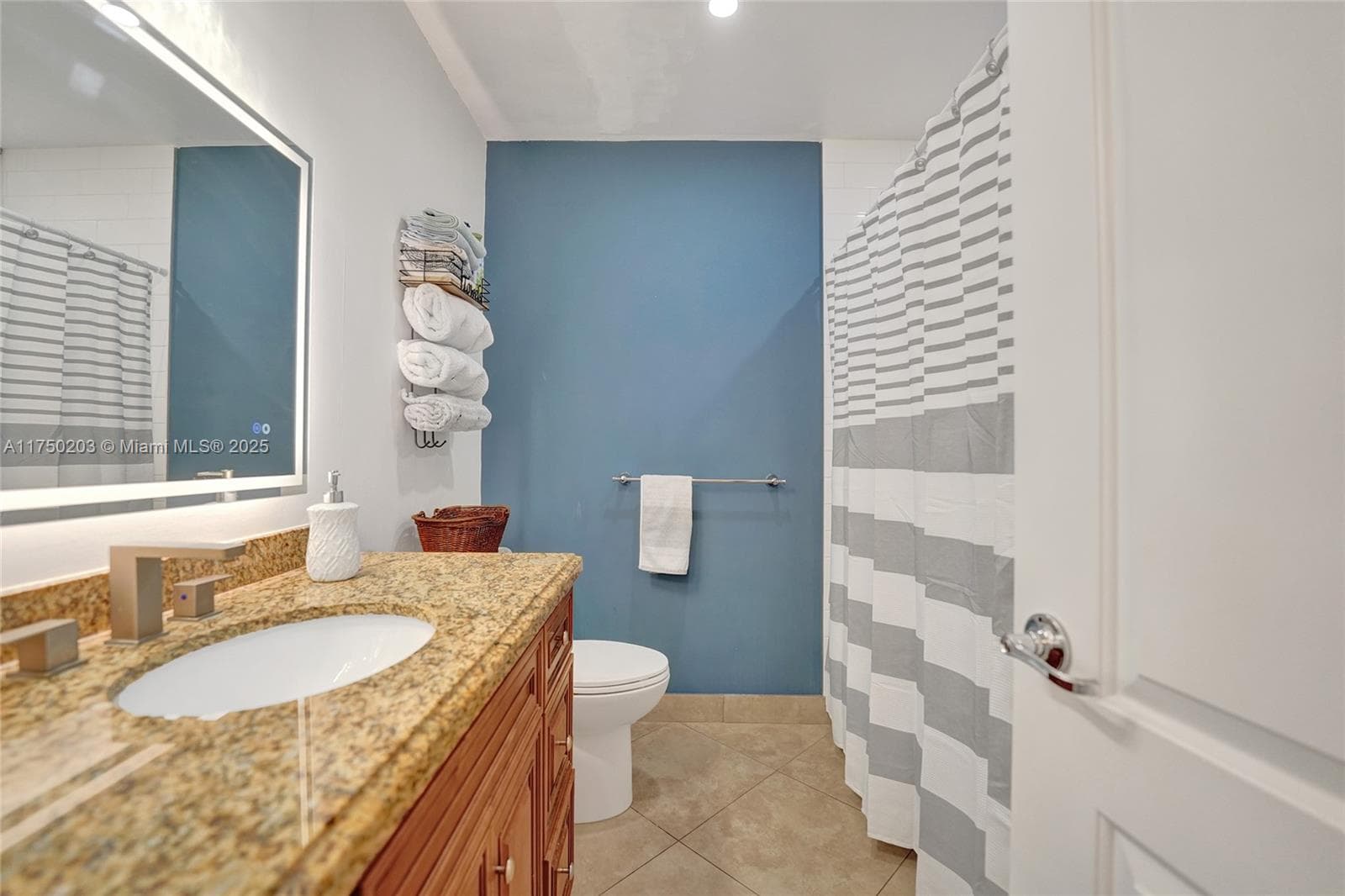 BEVERLY HILLS CONDO · #I203 in Hollywood - Photo 37