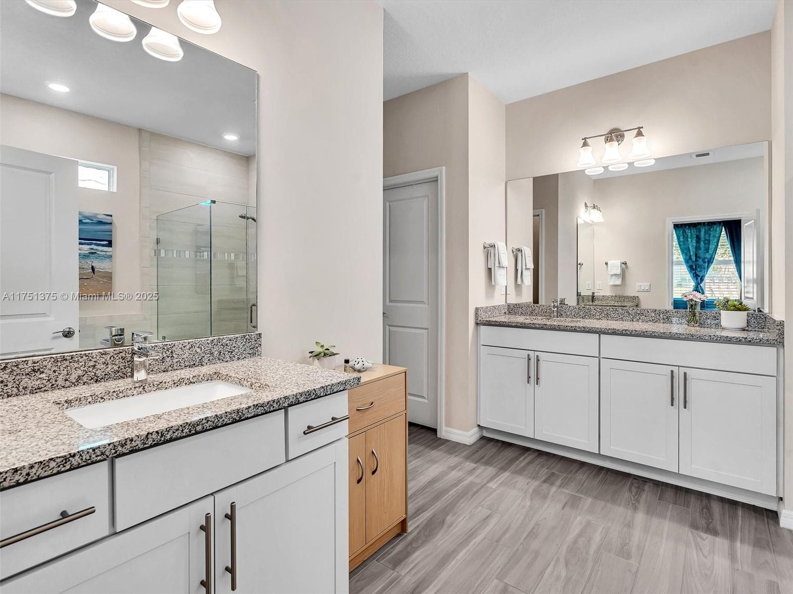 Double sinks with space to spare!