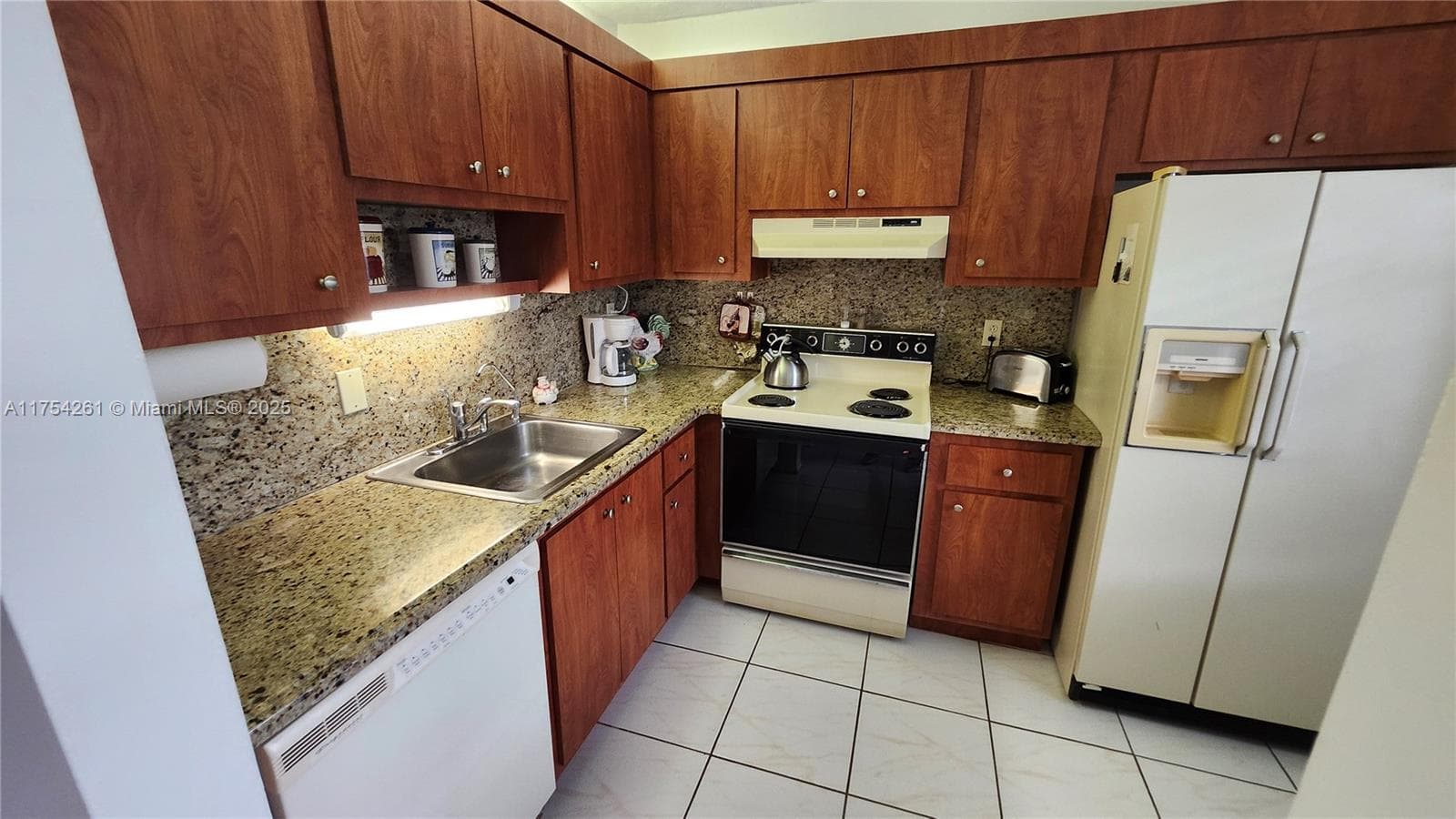 Somerset Condo 1 · #400 in Lauderdale Lakes - Photo 2