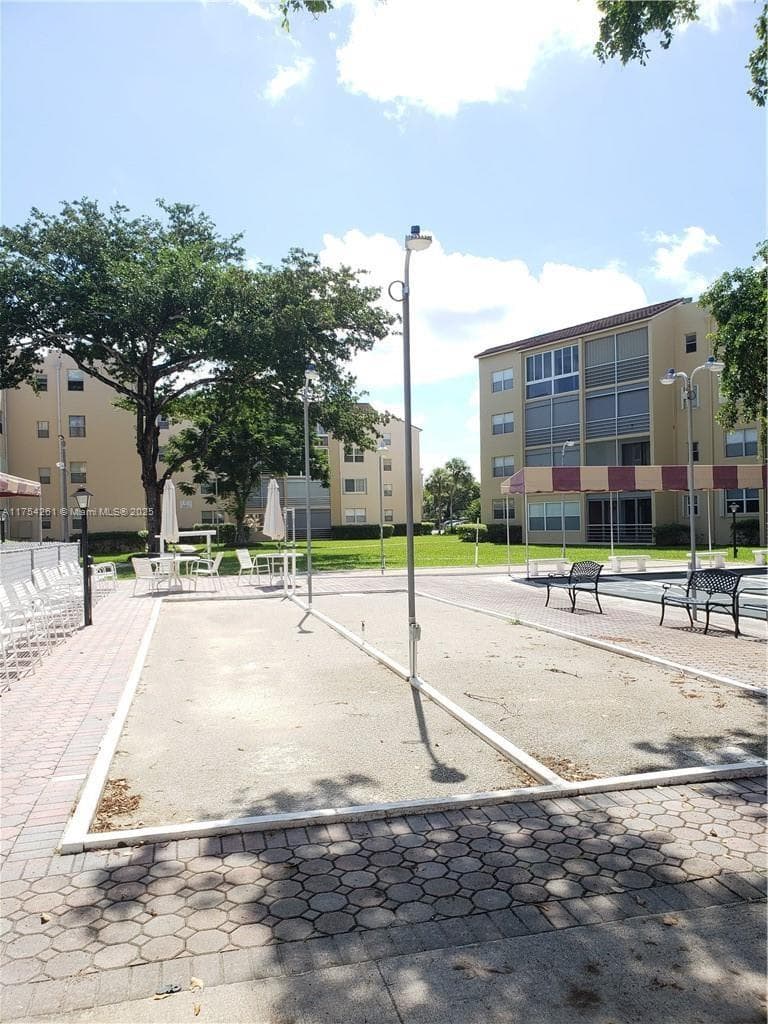 Somerset Condo 1 · #400 in Lauderdale Lakes - Photo 26