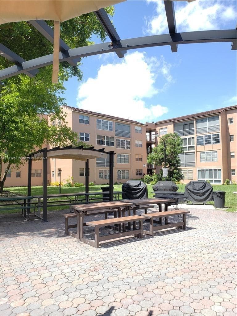 Somerset Condo 1 · #400 in Lauderdale Lakes - Photo 36
