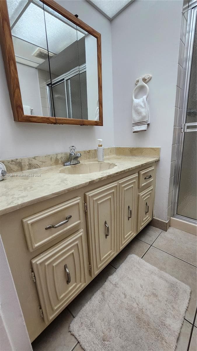 Somerset Condo 1 · #400 in Lauderdale Lakes - Photo 18