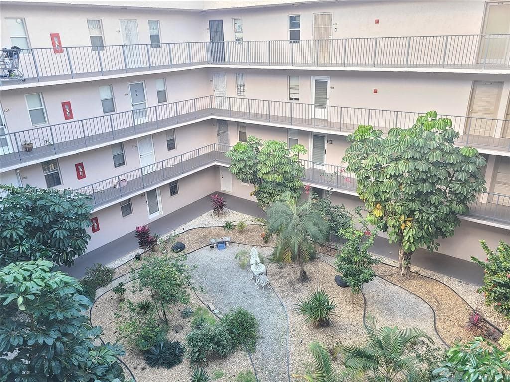 Somerset Condo 1 · #400 in Lauderdale Lakes - Photo 31