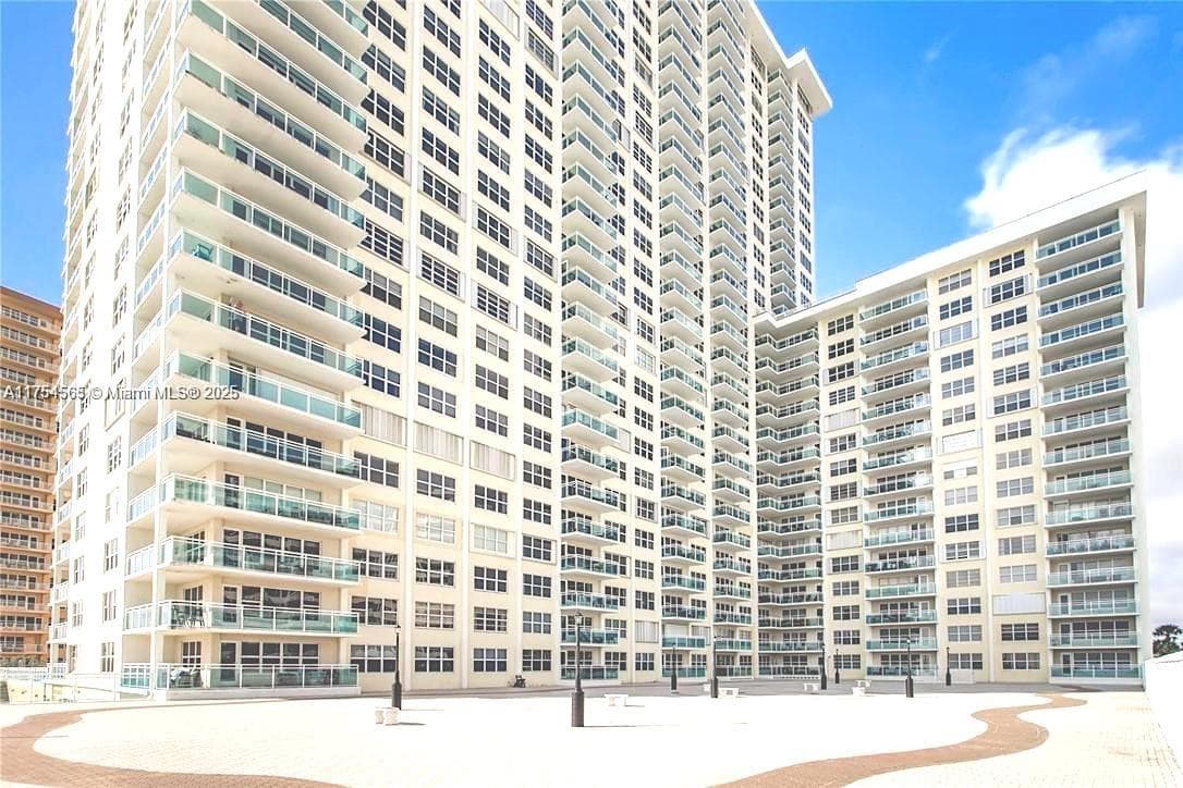 PLAYA DEL MAR CONDO · #111 in Fort Lauderdale - Photo 2