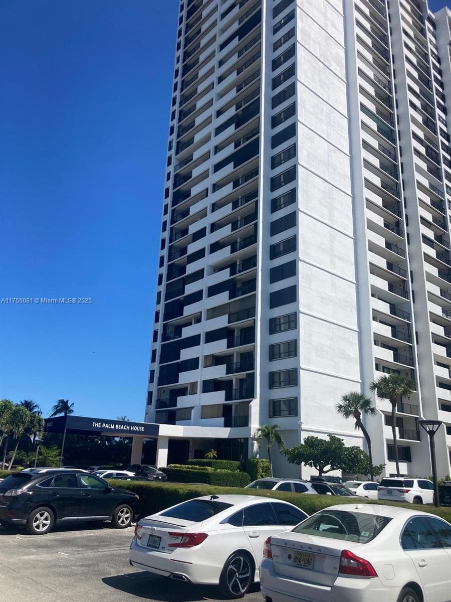 Palm Beach House · #304 in West Palm Beach - Photo 4