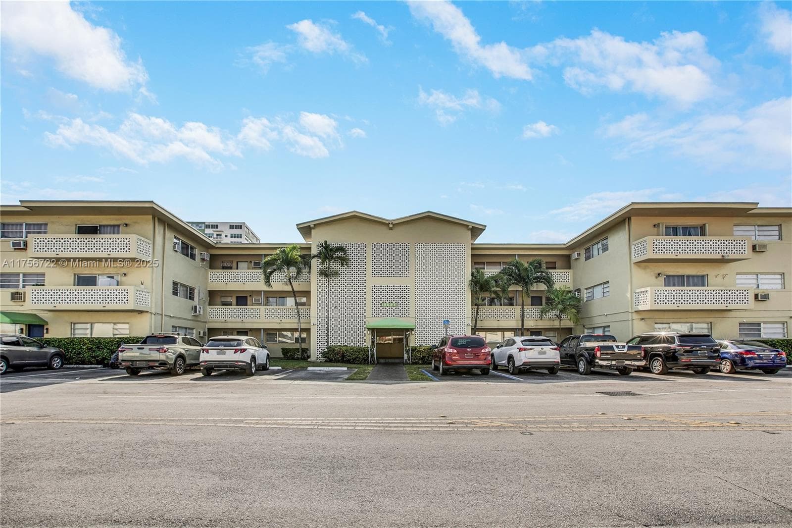 SANS SOUCI CONDOMINIUM · #7 in North Miami - Photo 19