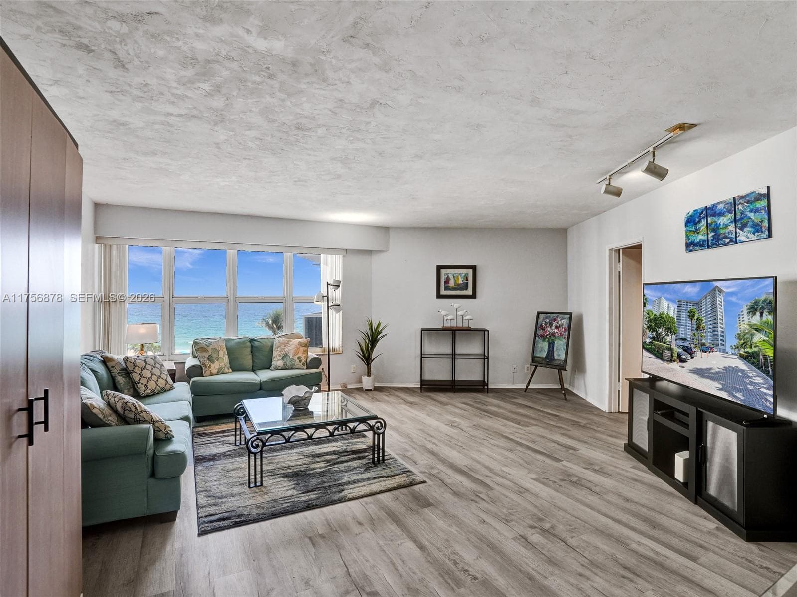 Royal Ambassador · #402 in Fort Lauderdale - Photo 6