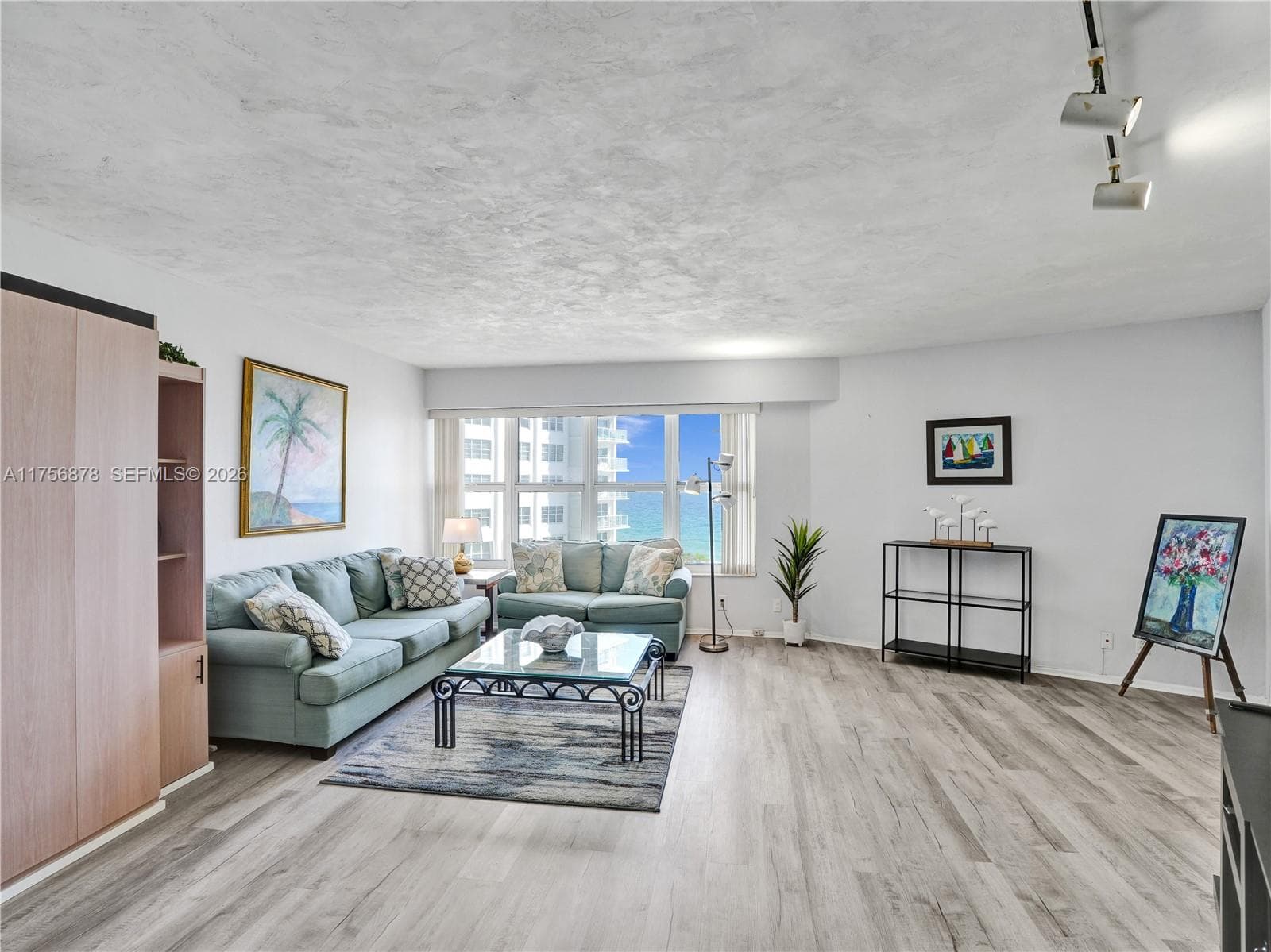Royal Ambassador · #402 in Fort Lauderdale - Photo 5