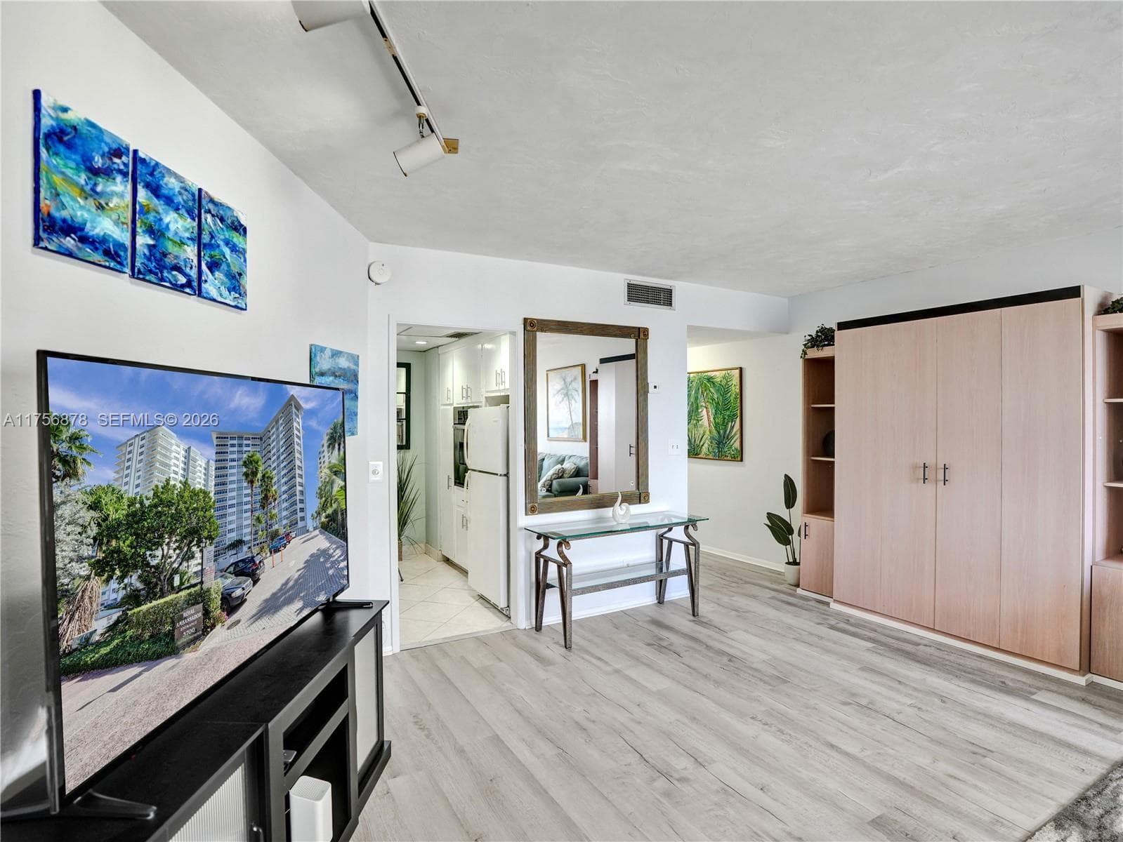 Royal Ambassador · #402 in Fort Lauderdale - Photo 8