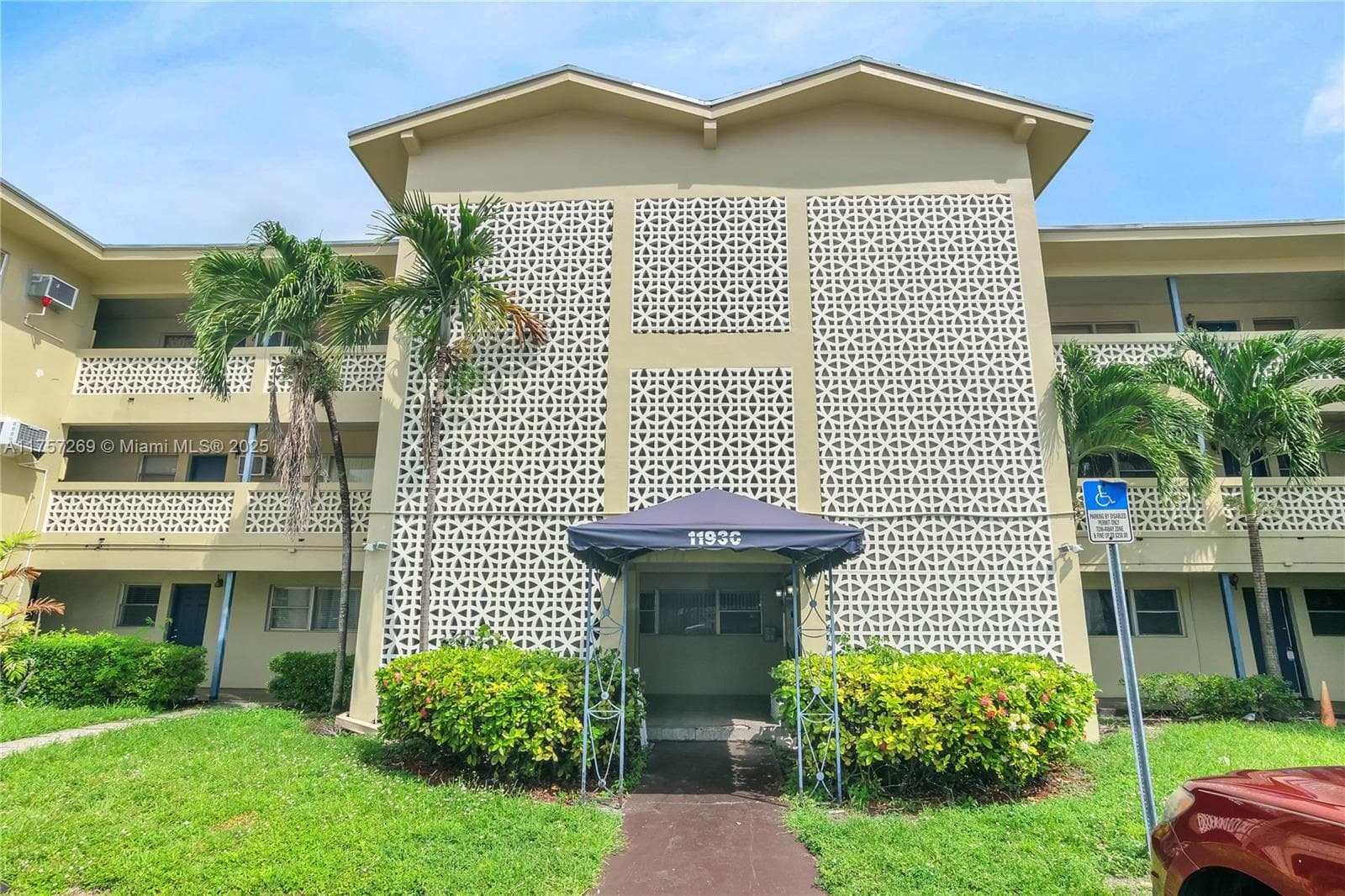 Sans Souci · #1 in North Miami - Photo 21